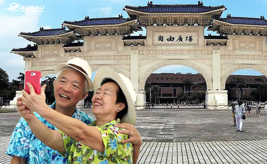 Đi du lịch khi tuổi già gõ cửa