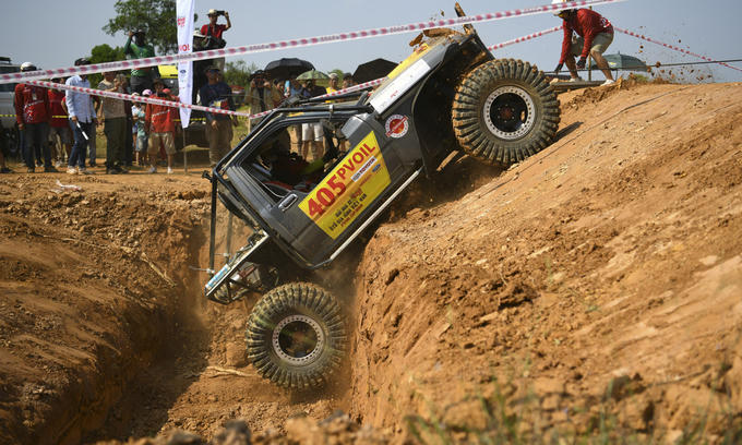 Hàng trăm tài xế Việt tranh tài off-road