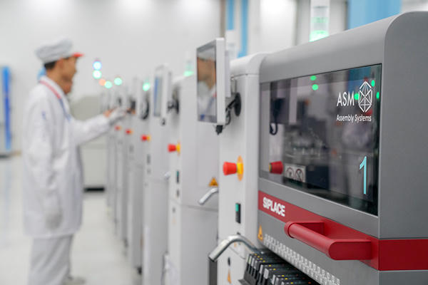 Đã mắt với dàn robot tối tân trong “siêu đại bản doanh” của Vsmart