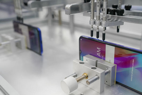 Đã mắt với dàn robot tối tân trong “siêu đại bản doanh” của Vsmart