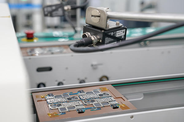 Đã mắt với dàn robot tối tân trong “siêu đại bản doanh” của Vsmart