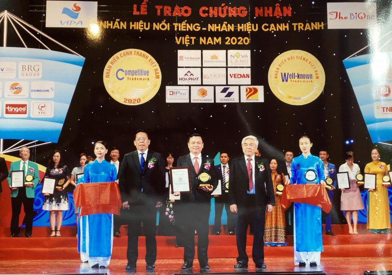 Phương Trang lọt vào Top 20 nhãn hiệu nổi tiếng nhất Việt Nam