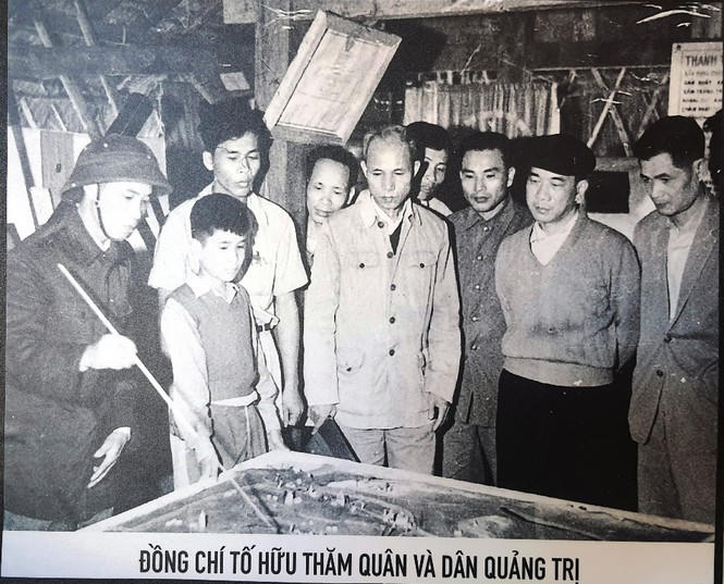 Chân thực những hình ảnh đi cùng năm tháng về nhà thơ Tố Hữu - ảnh 13