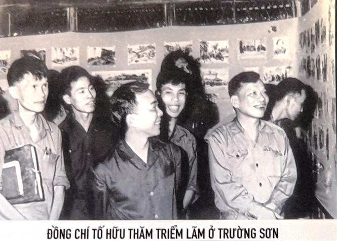 Chân thực những hình ảnh đi cùng năm tháng về nhà thơ Tố Hữu - ảnh 20