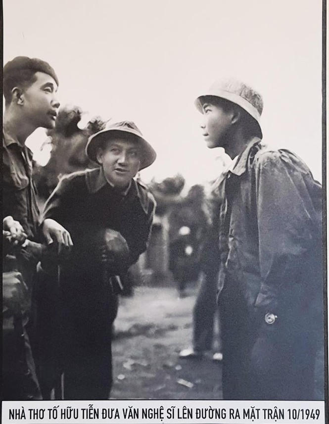 Chân thực những hình ảnh đi cùng năm tháng về nhà thơ Tố Hữu - ảnh 22