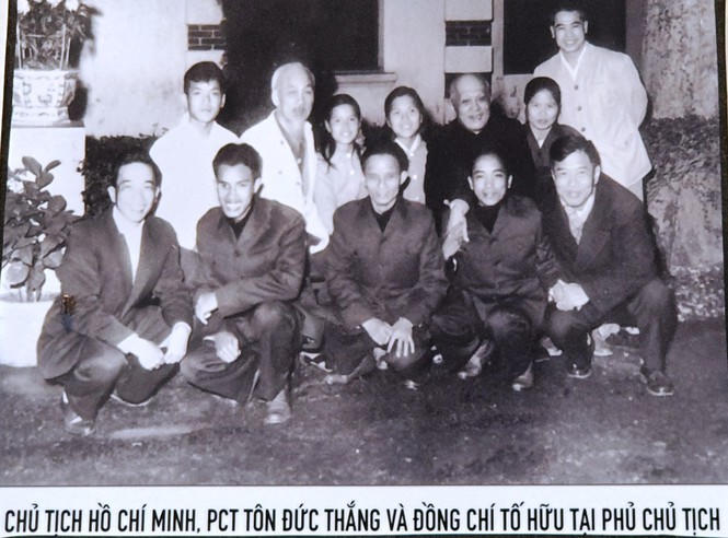 Chân thực những hình ảnh đi cùng năm tháng về nhà thơ Tố Hữu - ảnh 4