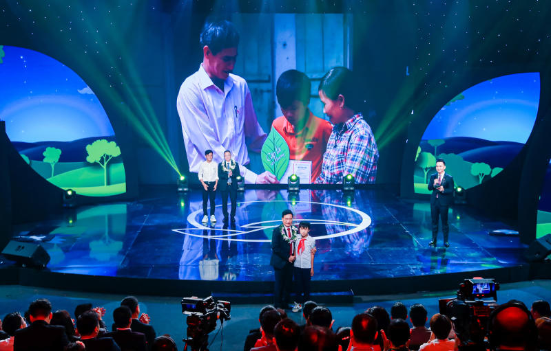 Những “chiếc lá” dệt nên giấc mơ