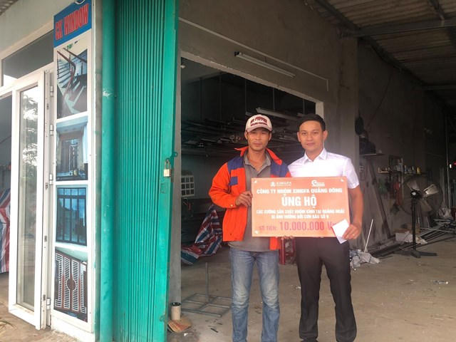 Công ty cổ phần phụ kiện Express đã thay mặt Nhà máy nhôm Xingfa Quảng Đông & nhà phân phối Aseanwindow gửi tặng quà đến các xưởng thiệt hại nghiêm trọng tại Quảng Ngãi. Công ty cổ phần phụ kiện Express đã thay mặt Nhà máy nhôm Xingfa Quảng Đông & nhà phân phối Aseanwindow gửi tặng quà đến các xưởng thiệt hại nghiêm trọng tại Quảng Ngãi.