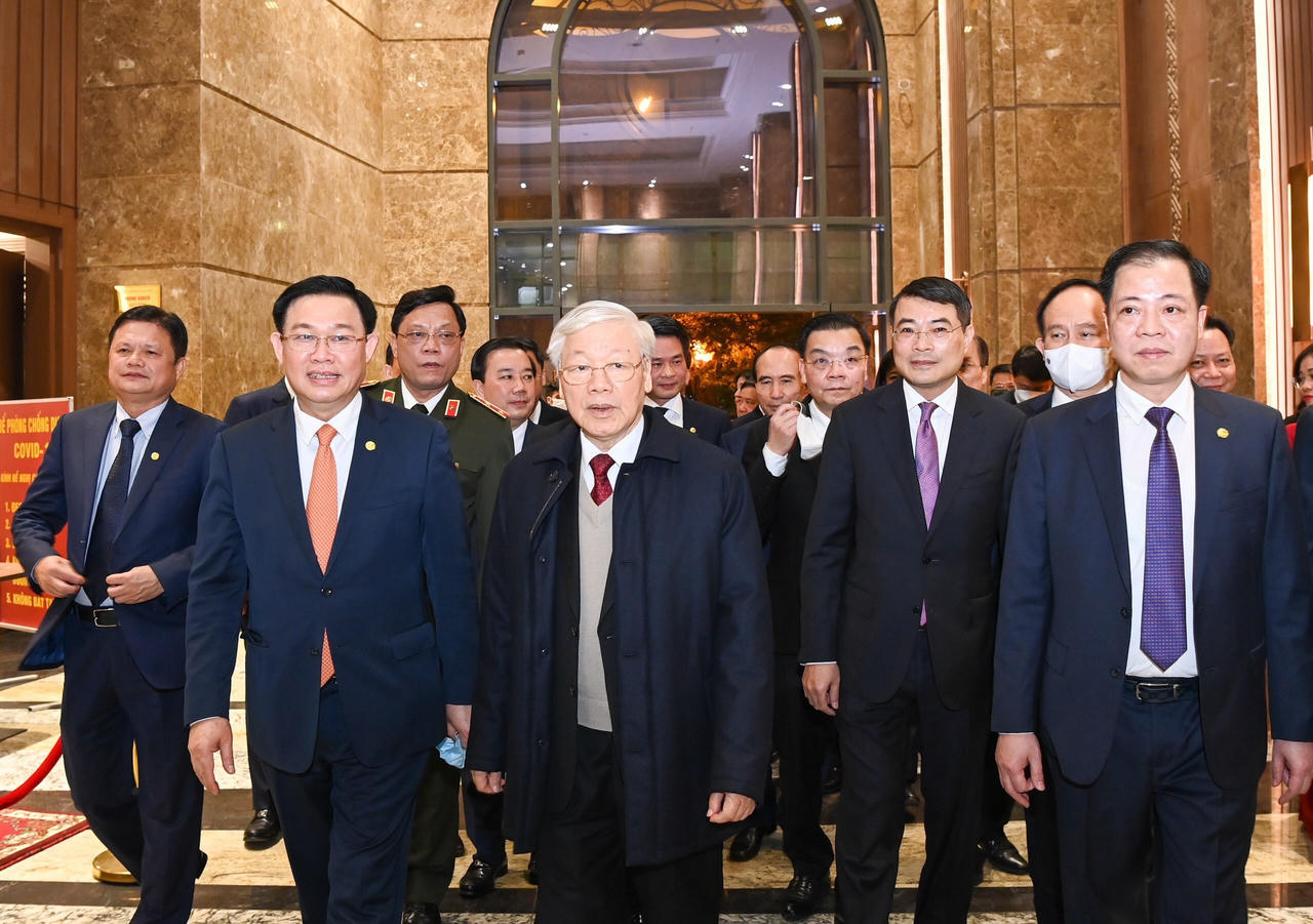 Tổng Bí thư, Chủ tịch nước Nguyễn Phú Trọng chúc Tết nhân dân bên Hồ Gươm