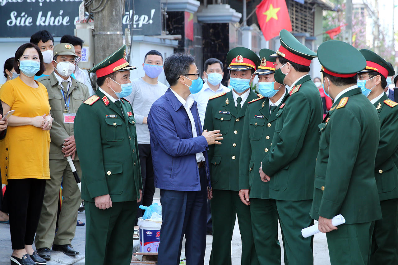 Tất niên đặc biệt ở “khu dân cư chiến đấu”