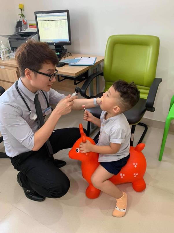 Nhi khoa Sunshine: Chinh phục mục tiêu giúp trẻ em Việt Nam tiếp cận y học chứng cứ