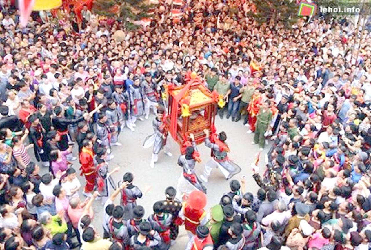 Độc đáo Lễ hội "kiệu bay" đất Kinh kỳ