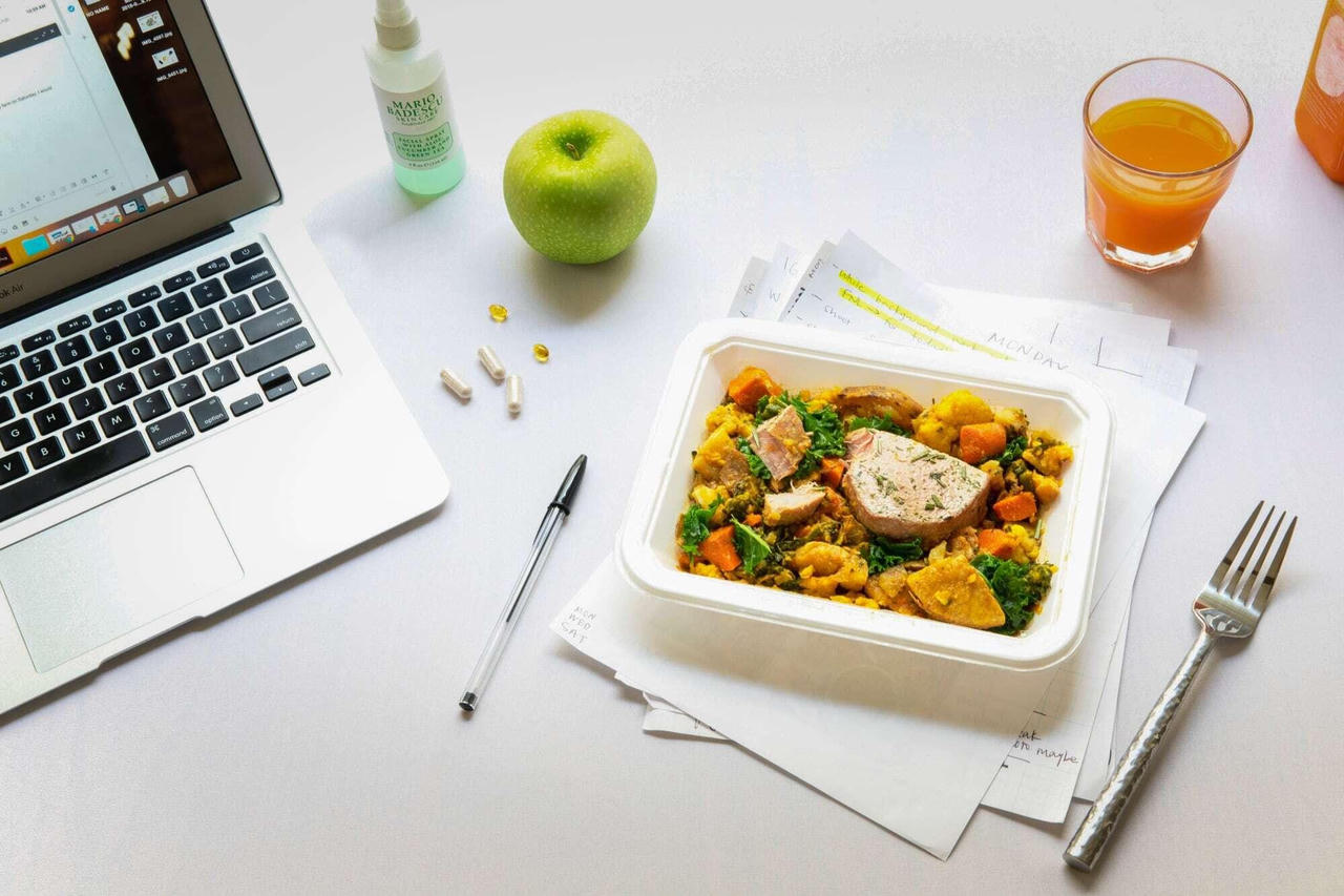 Làm việc ở nhà mùa dịch Covid-19: Những điều cần chú ý để cải thiện sức khỏe, tâm lý