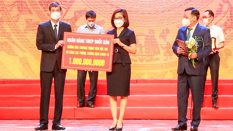 NCB ủng hộ 1 tỷ đồng Quỹ tiêm Vắc xin và phòng chống COVID-19 TP Hà Nội