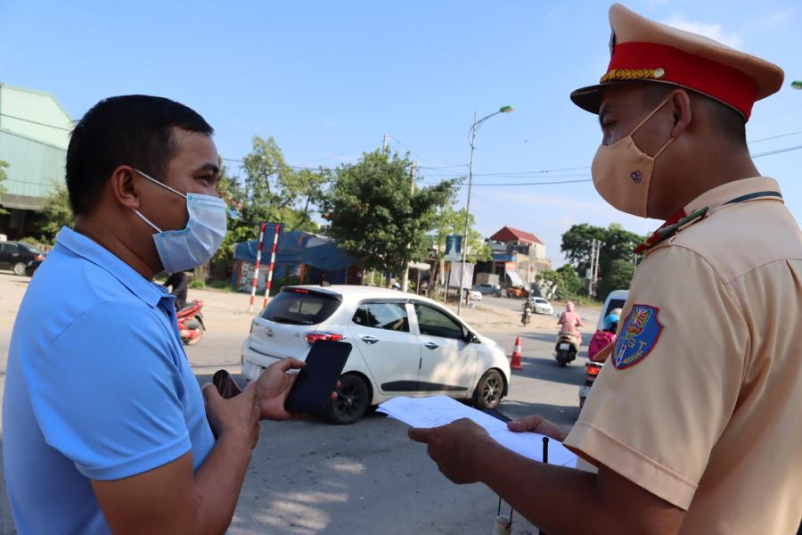 Ngày đầu Hà Nội triển khai 22 chốt kiểm soát phòng dịch: Không ùn tắc, đi lại thuận tiện