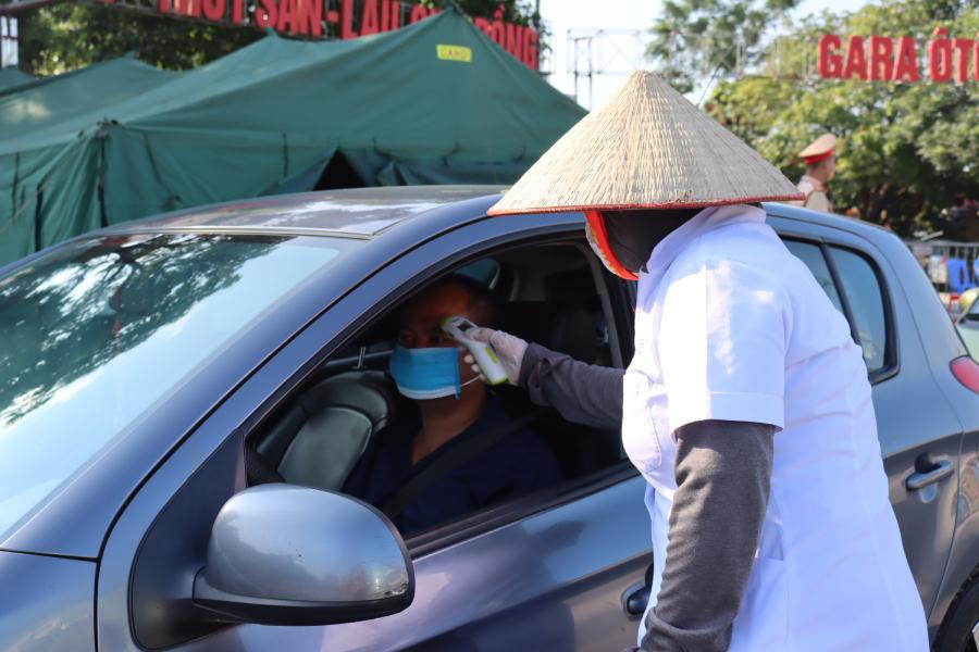 Ngày đầu Hà Nội triển khai 22 chốt kiểm soát phòng dịch: Không ùn tắc, đi lại thuận tiện