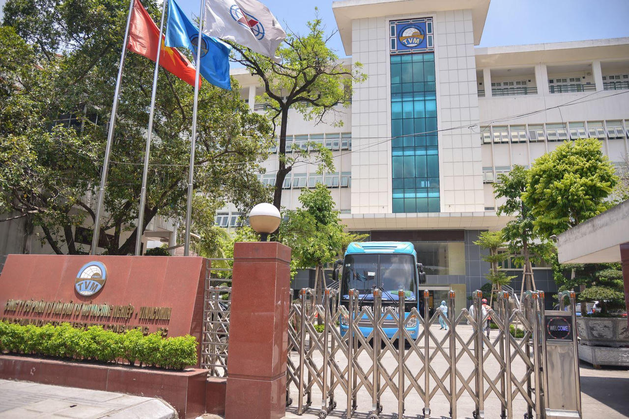 Tạm thời phong tỏa một cục của Bộ Công Thương do có cán bộ tiếp xúc với F0