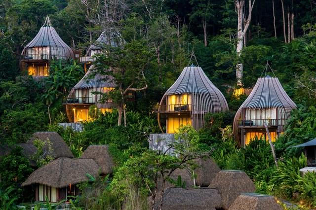 Du lịch “biệt lập” thời Covid: Đi trên những… đỉnh cao