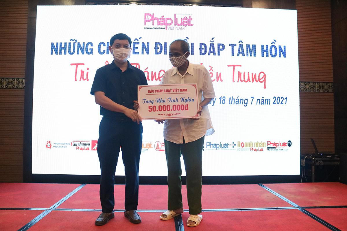 Thắp lên ngọn lửa nhân ái từ trái tim