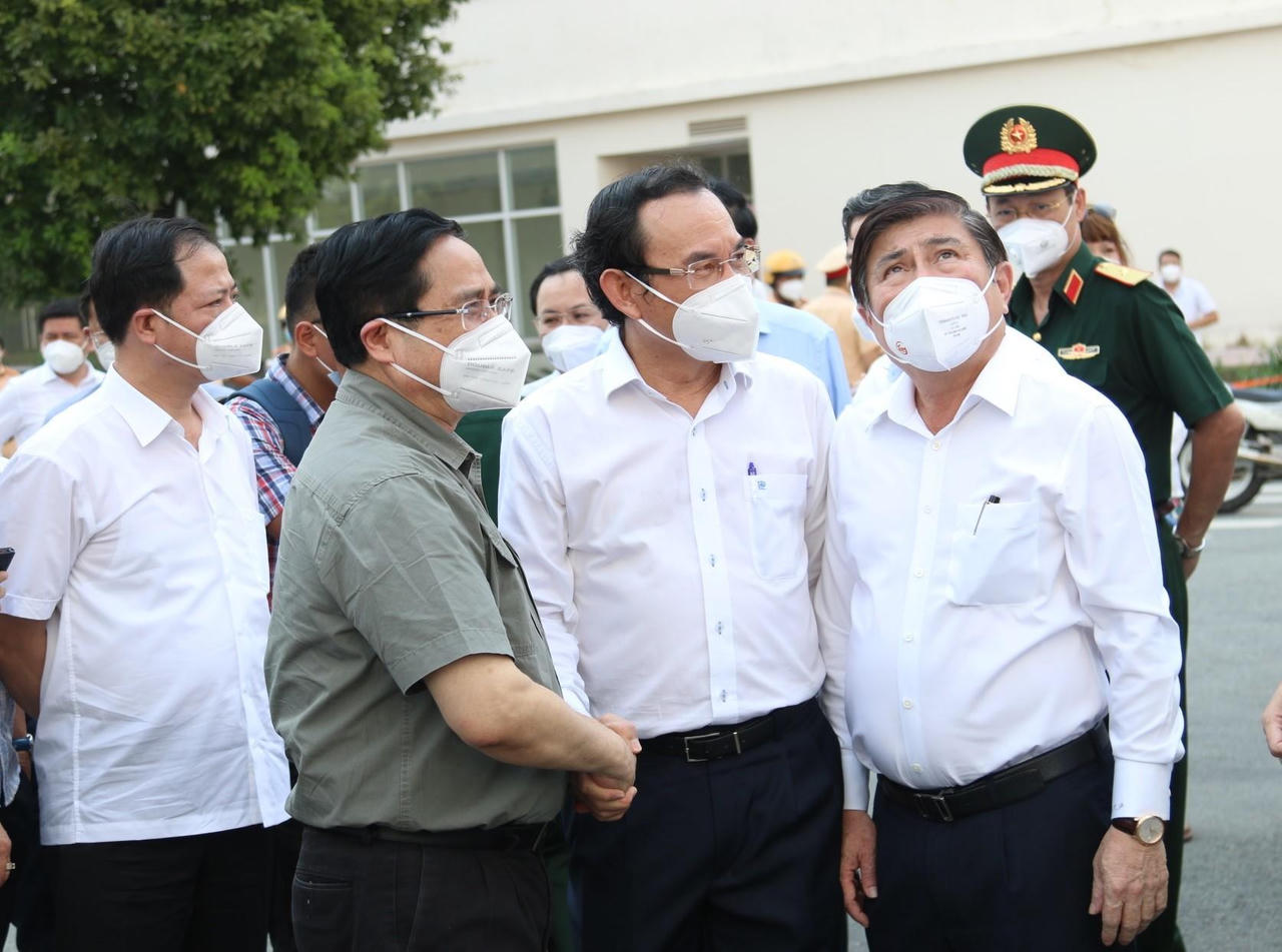 Bí thư TP HCM: Tập trung 7 giải pháp trọng tâm kiểm soát dịch bệnh