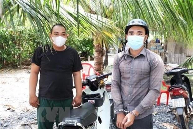 Bất chấp giãn cách xã hội, 2 đối tượng rủ nhau mua ma túy về sử dụng