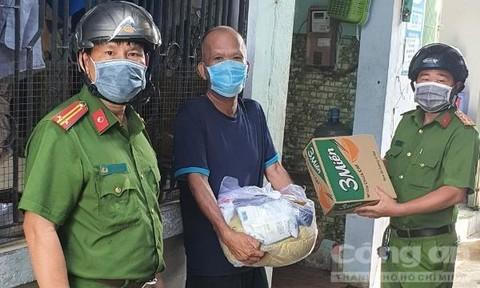 TPHCM hỗ trợ toàn bộ 2,5 triệu người khó khăn, không phân biệt hộ khẩu