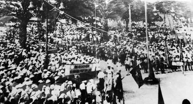 Lãnh tụ thiên tài Hồ Chí Minh và thắng lợi của Cách mạng Tháng Tám