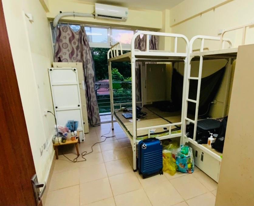 Người dân phường Thanh Xuân Trung thấy yên tâm vì cuộc sống trong khu cách ly tập trung rất tốt