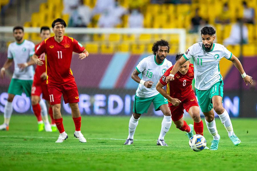 Saudi Arabia 3 - 1 Việt Nam: Bước ngoặt chiếc thẻ đỏ