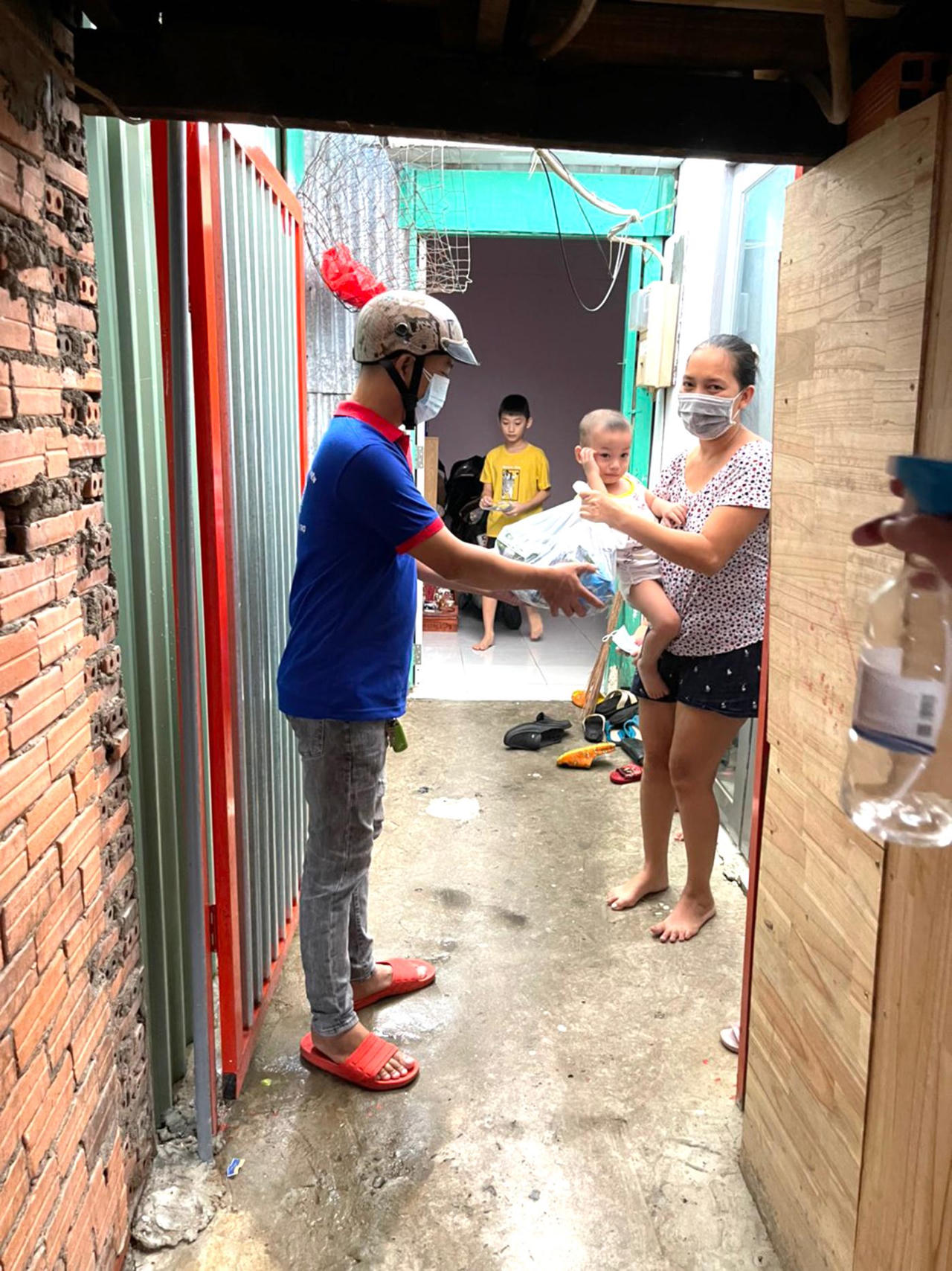 Chuyện những 'chiến sĩ' F0 trở lại tuyến đầu TP HCM chống dịch