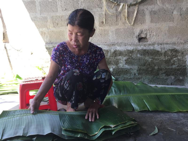 25 năm theo nghề cắt lá chuối