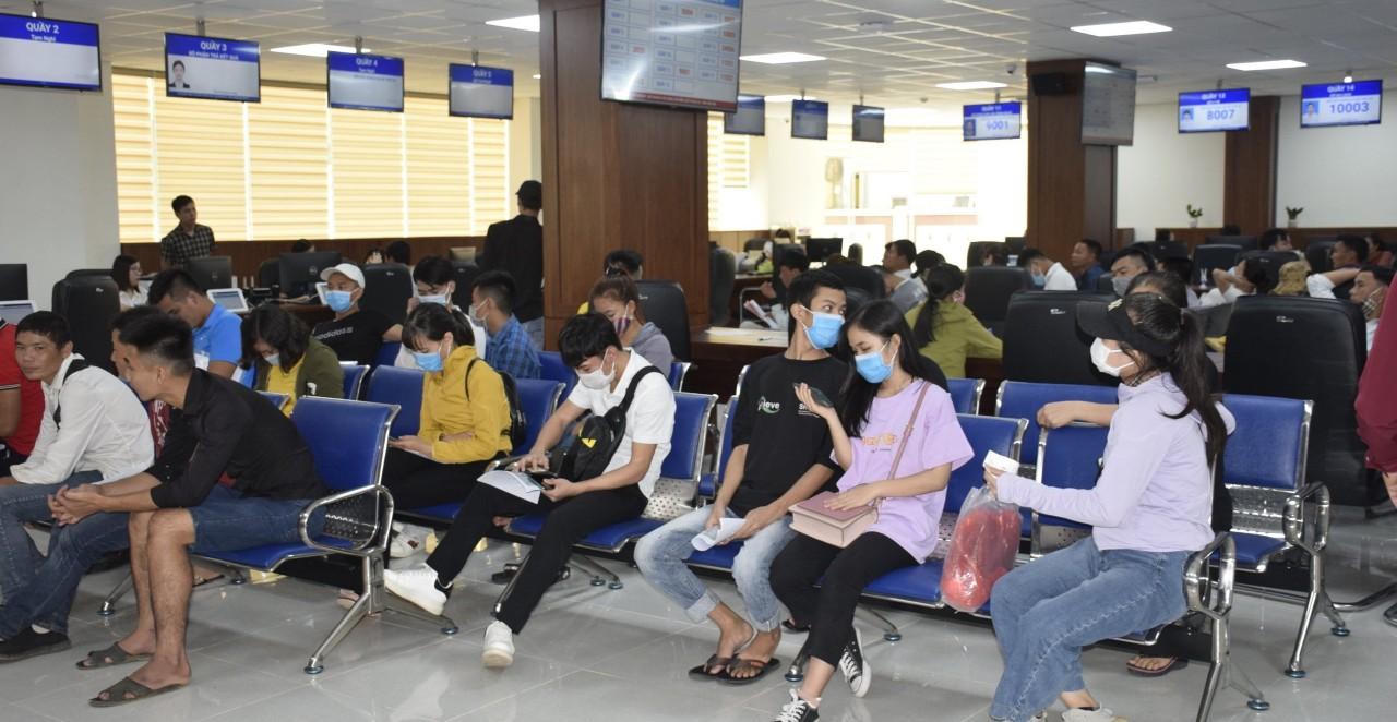 Trung tâm phục vụ hành chính công tỉnh Nghệ An: Tăng cường cung cấp dịch vụ công trực tuyến