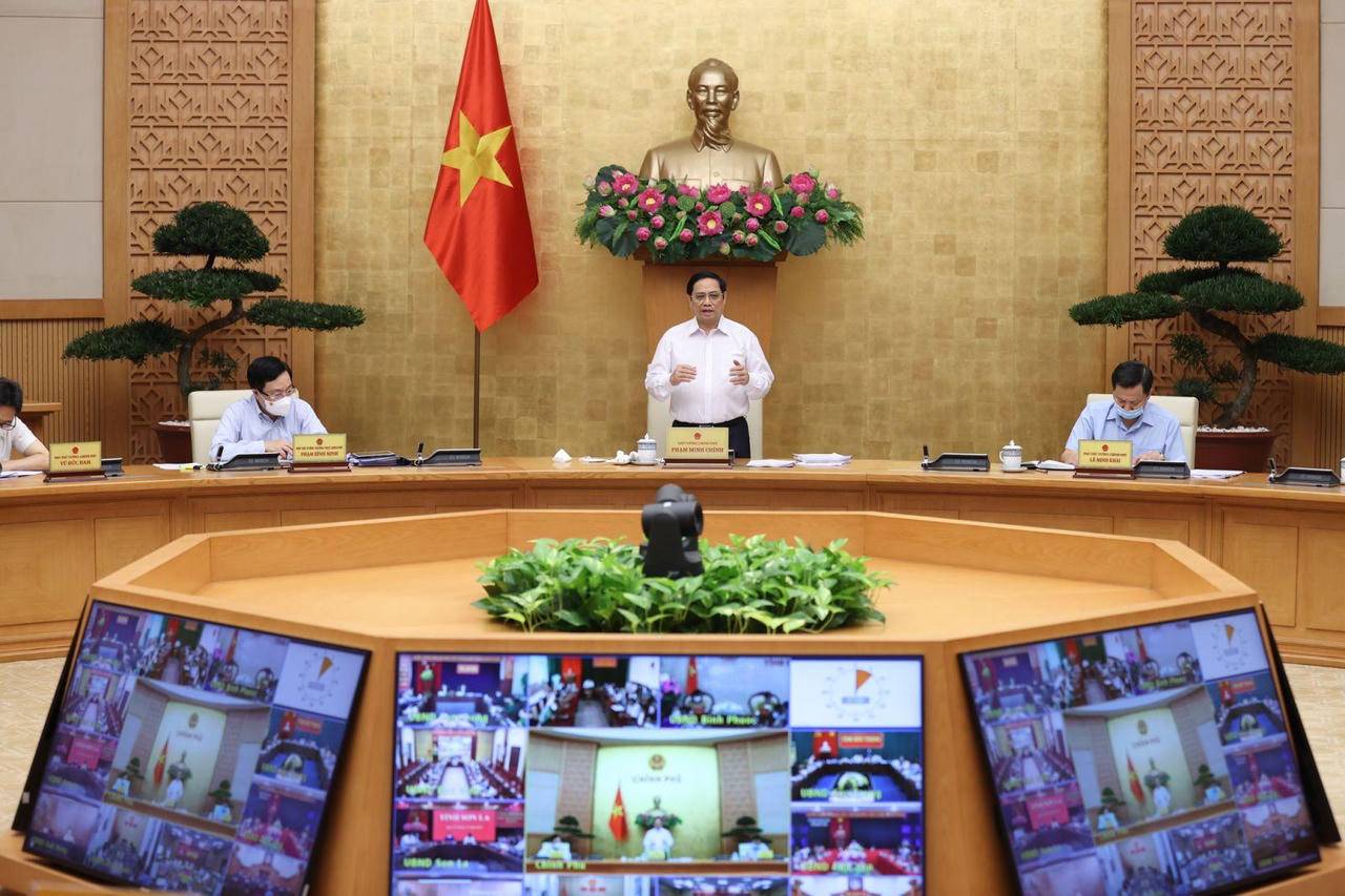 Thủ tướng Chính phủ yêu cầu khẩn trương hoàn thiện hai chiến lược lớn