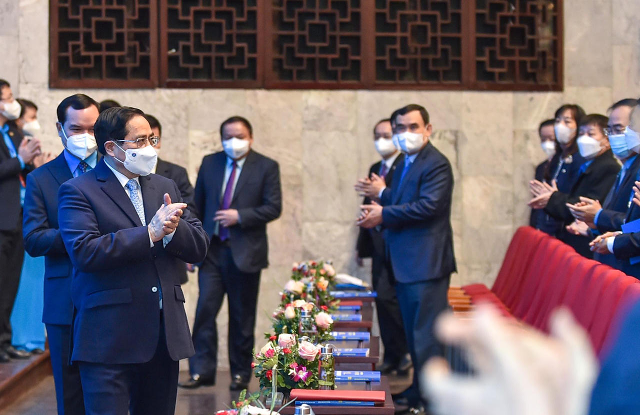 Thủ tướng Phạm Minh Chính dự chương trình tuyên dương “75 nghìn sáng kiến vượt khó, phát triển”