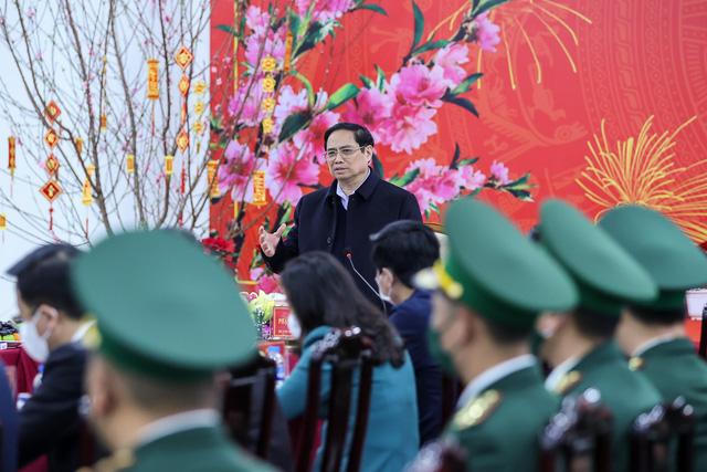 Thủ tướng dâng hương tưởng niệm các Anh hùng, liệt sĩ đã hy sinh trong cuộc chiến tranh bảo vệ biên giới