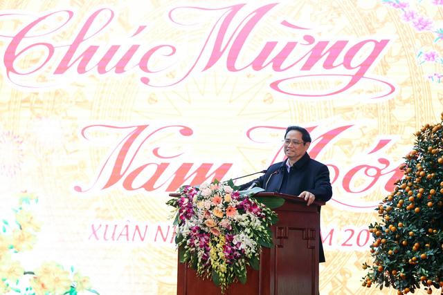 Thủ tướng dâng hương tưởng niệm các Anh hùng, liệt sĩ đã hy sinh trong cuộc chiến tranh bảo vệ biên giới