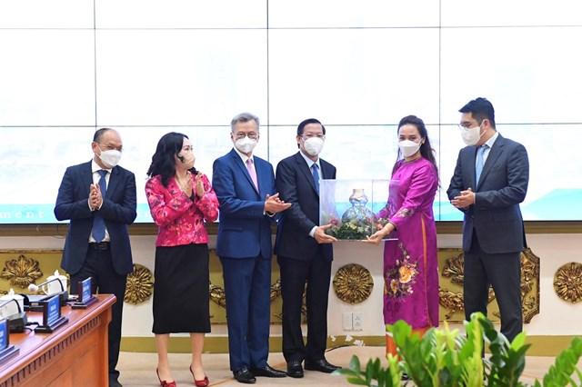Chủ tịch UBND TP HCM làm việc với Tập đoàn Vạn Thịnh Phát và 2 tập đoàn hàng đầu Châu Á để xúc tiến đầu tư vào TP HCM hậu Covid 