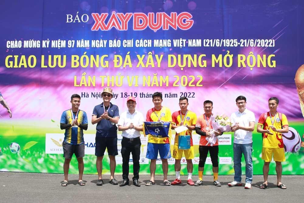 UBND huyện Thanh Trì vô địch Giao lưu bóng đá Xây dựng mở rộng lần thứ VI năm 2022