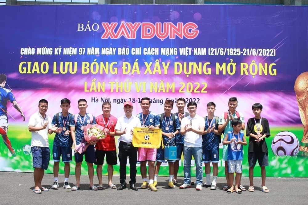 UBND huyện Thanh Trì vô địch Giao lưu bóng đá Xây dựng mở rộng lần thứ VI năm 2022
