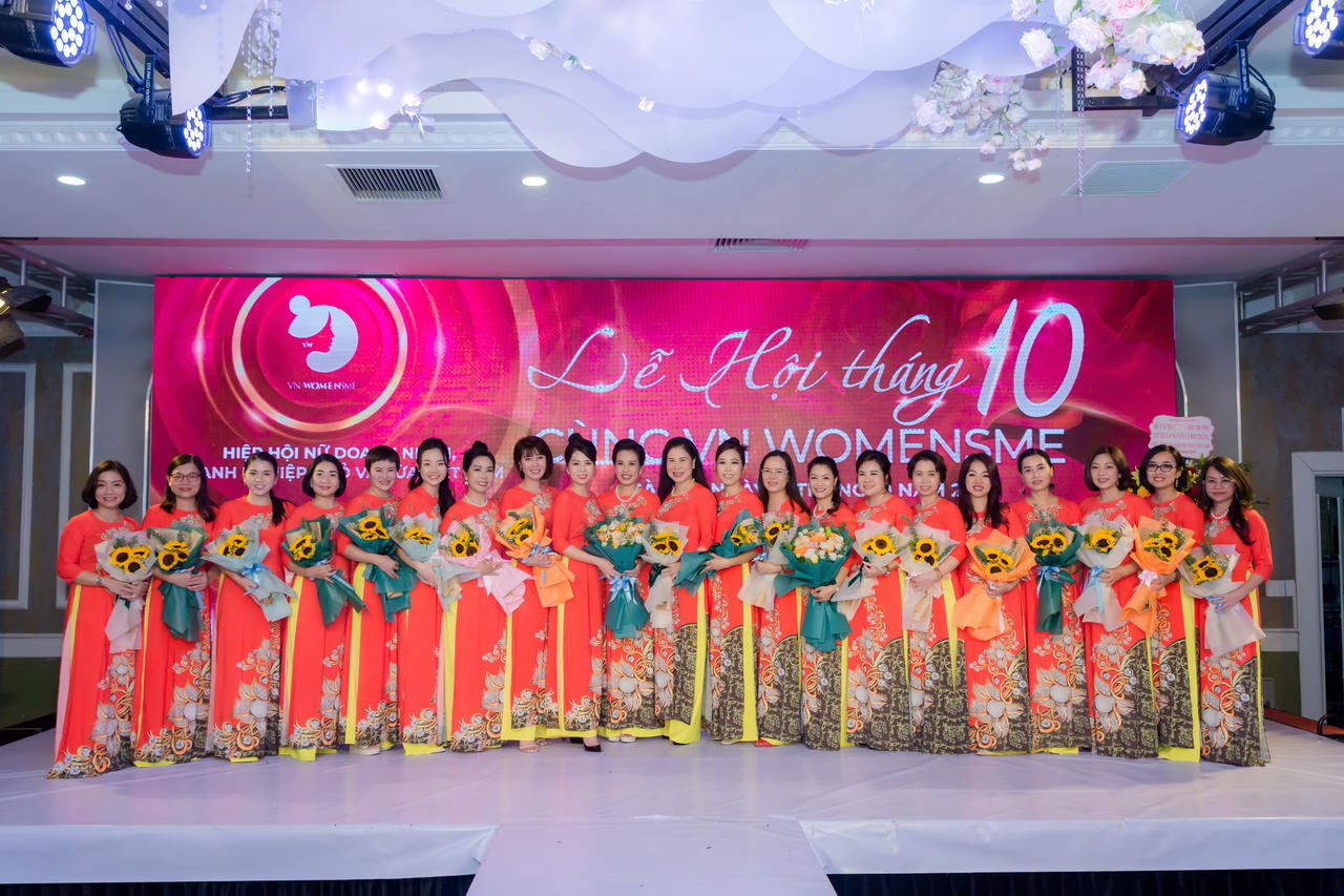 Nữ doanh nhân Phạm Thị Hoa Hồng: “Thay vì nói, hãy hành động”