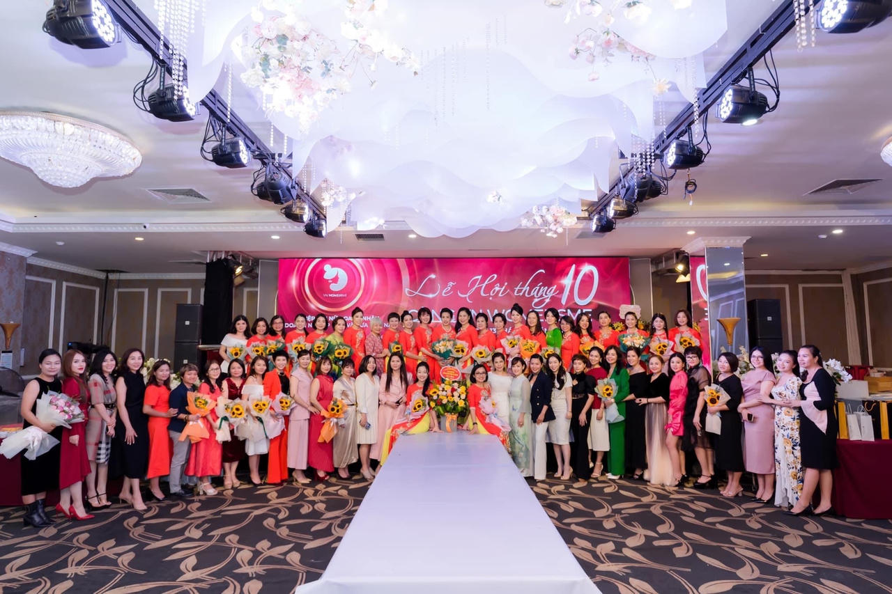 Nữ doanh nhân Phạm Thị Hoa Hồng: “Thay vì nói, hãy hành động”