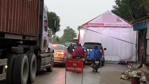 Vui đám cưới nhưng phải tuân thủ luật