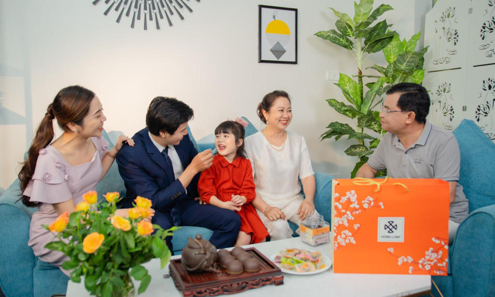 Kinh nghiệm nâng tầm thương hiệu hàng Việt từ Ô mai Hồng Lam