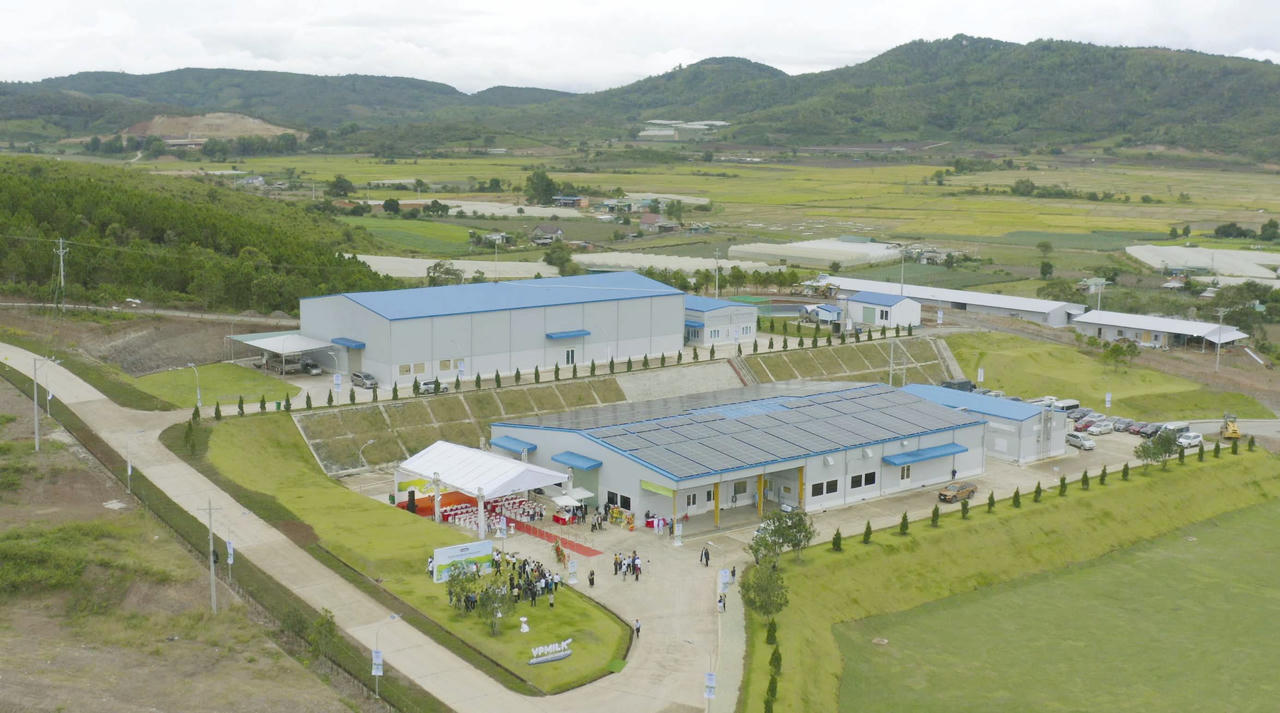 VPMILK khánh thành nhà máy mô hình sinh thái VPMILK ECO FARM