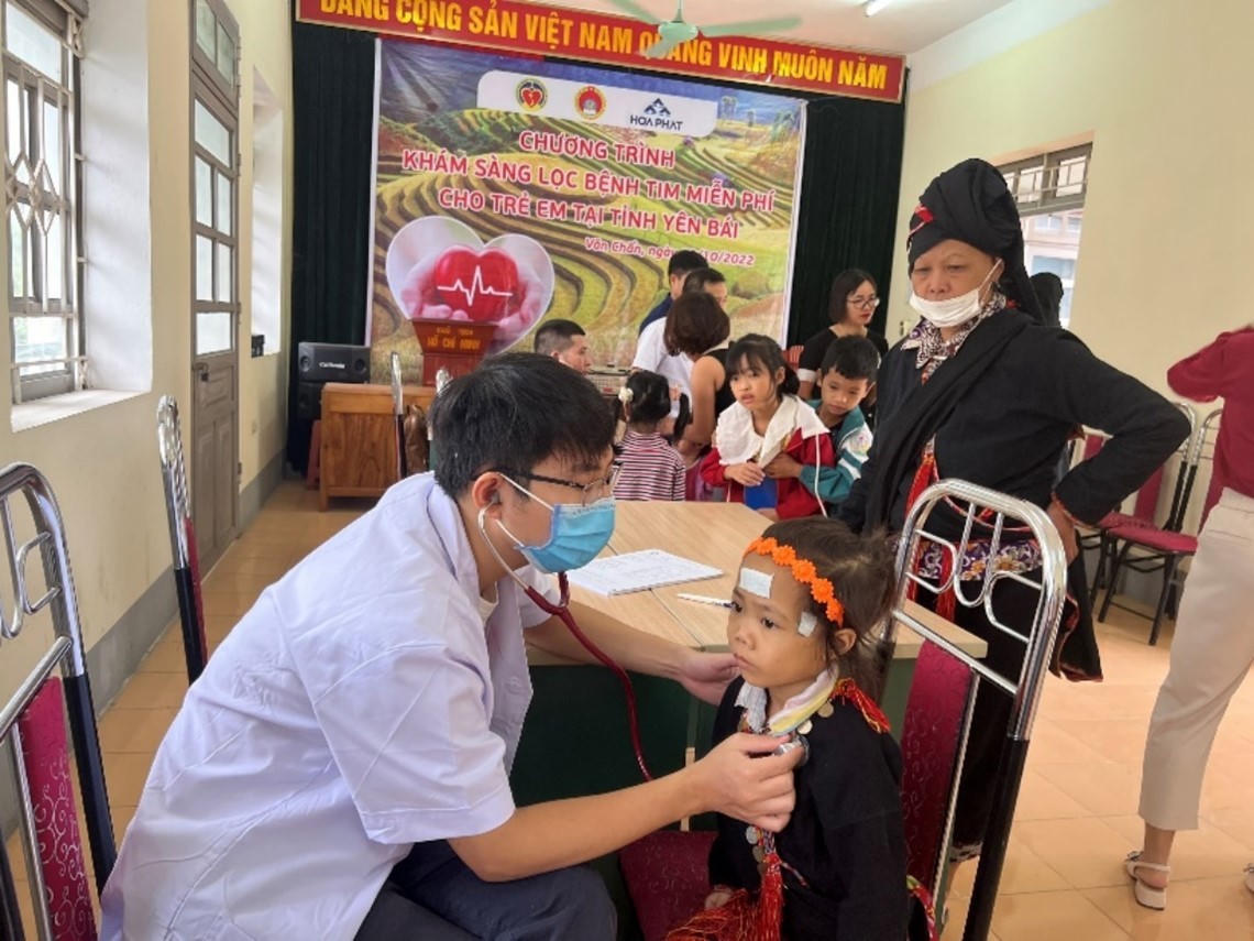 Chương trình “Nhịp đập yêu thương” của Hòa Phát “trèo đèo” đến với Văn Chấn, Mù Cang Chải