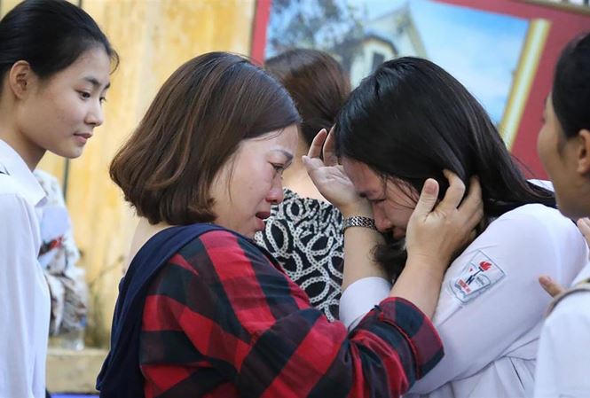 Khi trẻ 'trĩu nặng' giấc mơ của người lớn