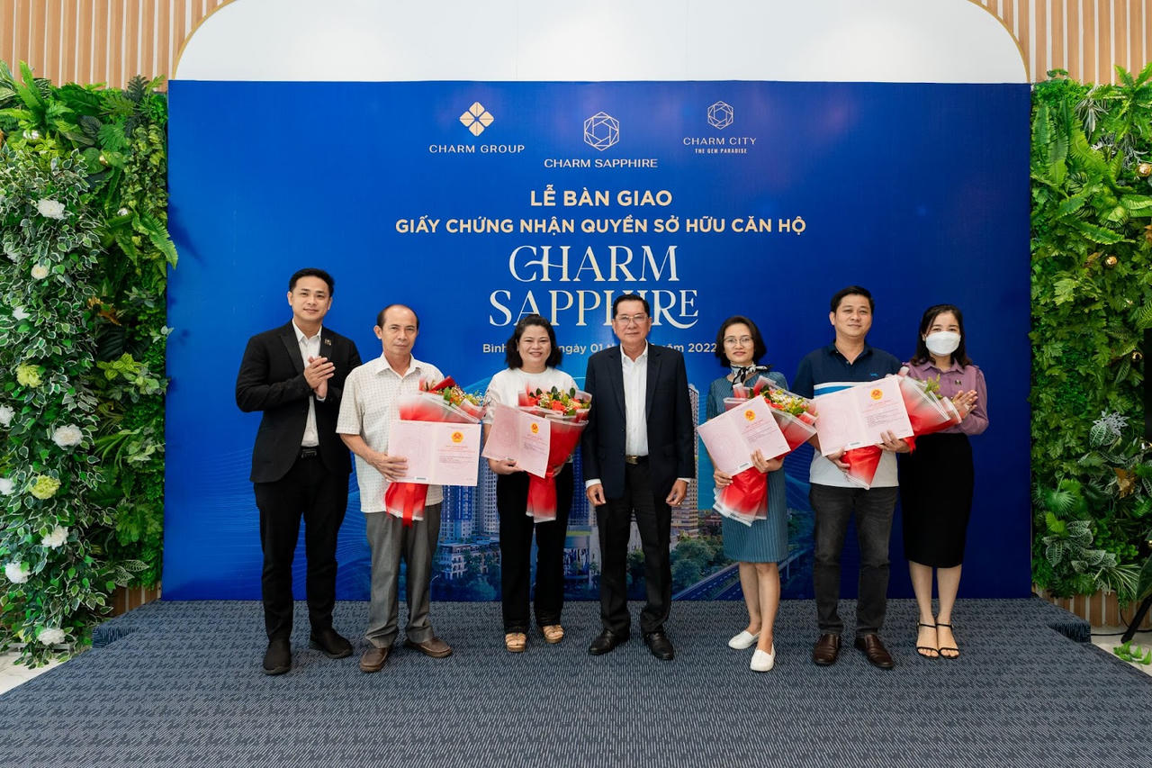 DCT Partners Việt Nam bàn giao sổ hồng cho cư dân Charm City
