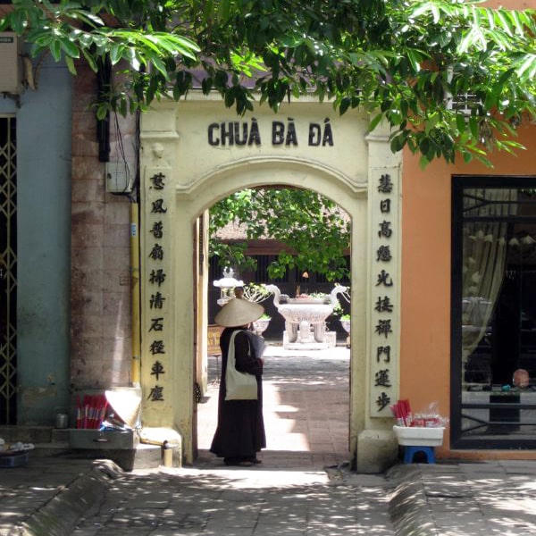 Bà Đá - ngôi chùa ngàn năm tuổi