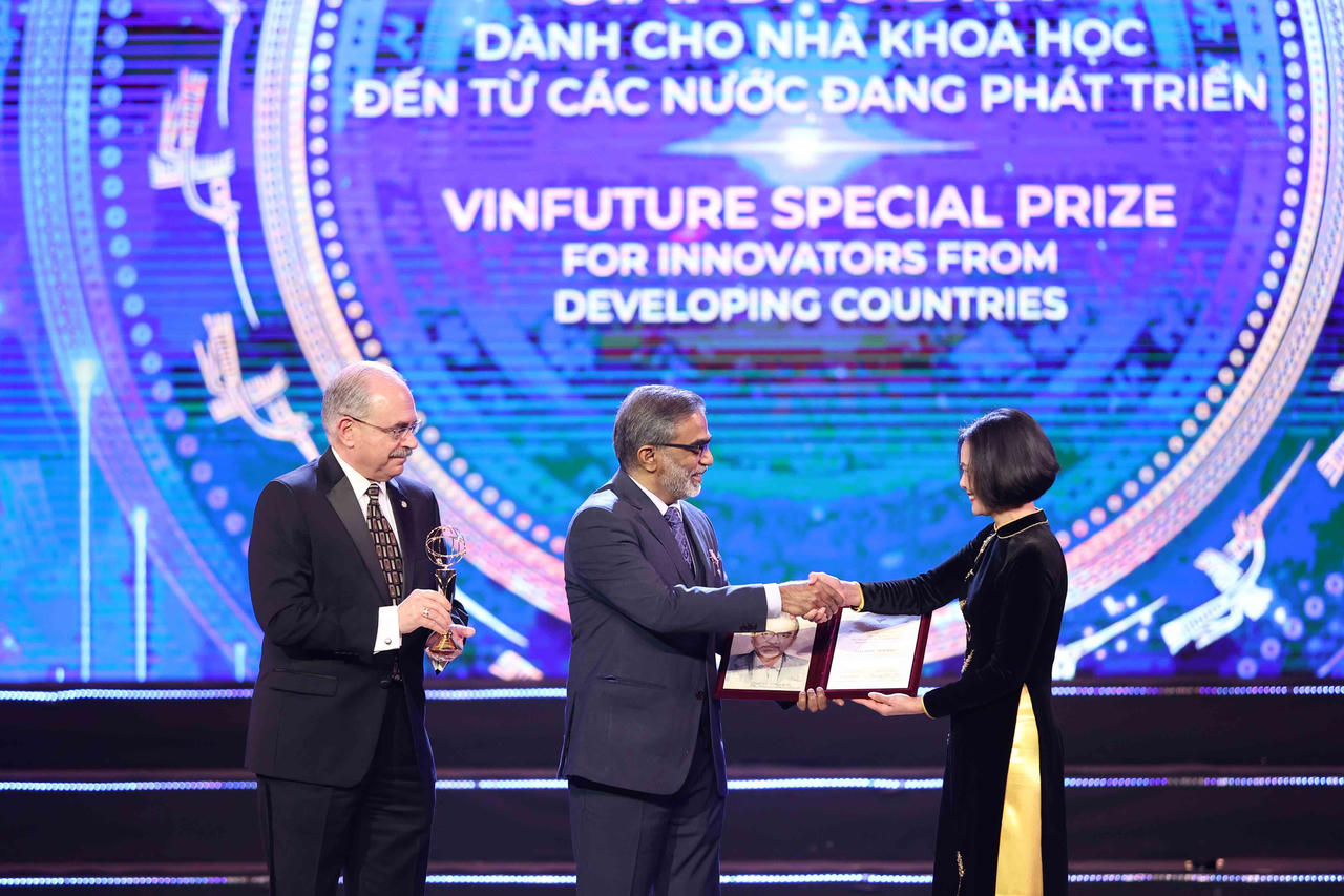 VinFuture vinh danh 4 công trình khoa học 'Hồi sinh và Tái thiết' thế giới
