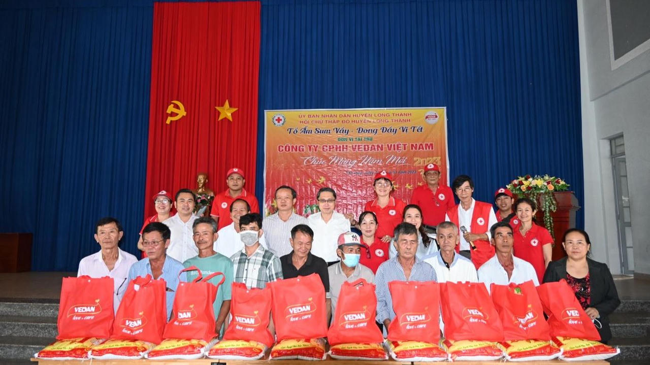 Vedan Việt Nam trao tặng 1.000 phần quà tết cho người dân có hoàn cảnh khó khăn